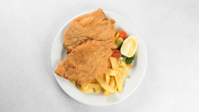 Cordon bleu s polama krumpira i desert